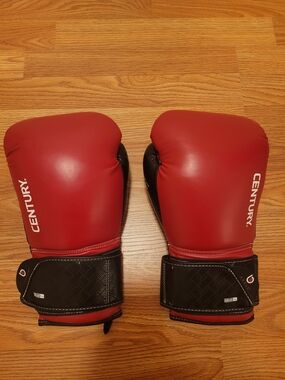 Brand New Men's Century Red Boxing Gloves 14 Oz